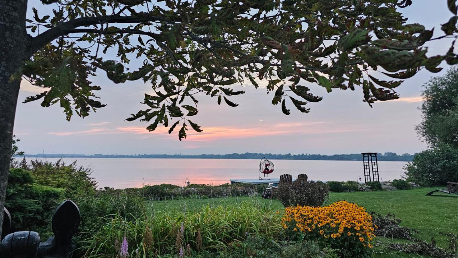 Hotel Oasis Lac St-Louis Salaberry-de-Valleyfield Luaran gambar