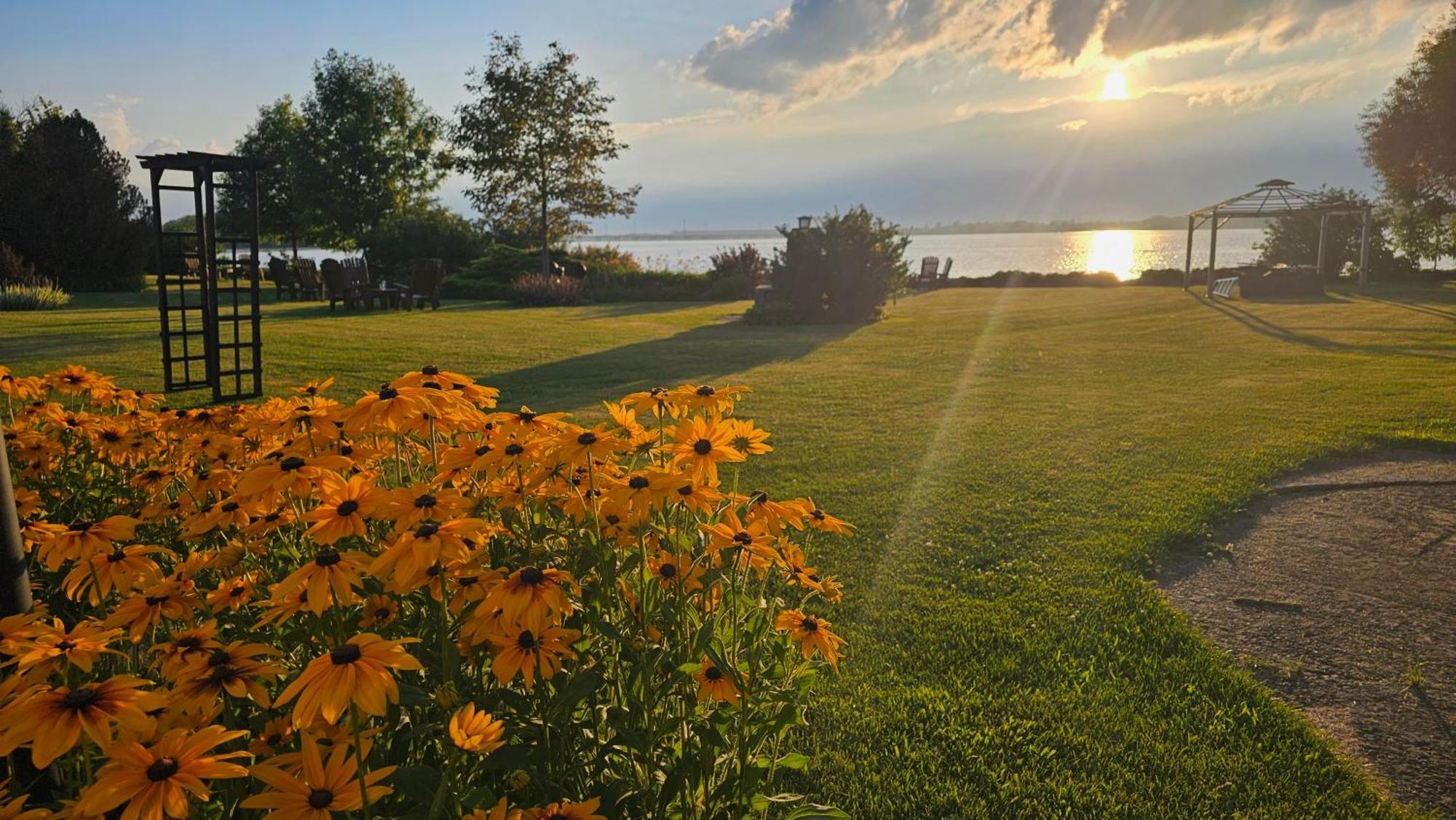 Hotel Oasis Lac St-Louis Salaberry-de-Valleyfield Luaran gambar