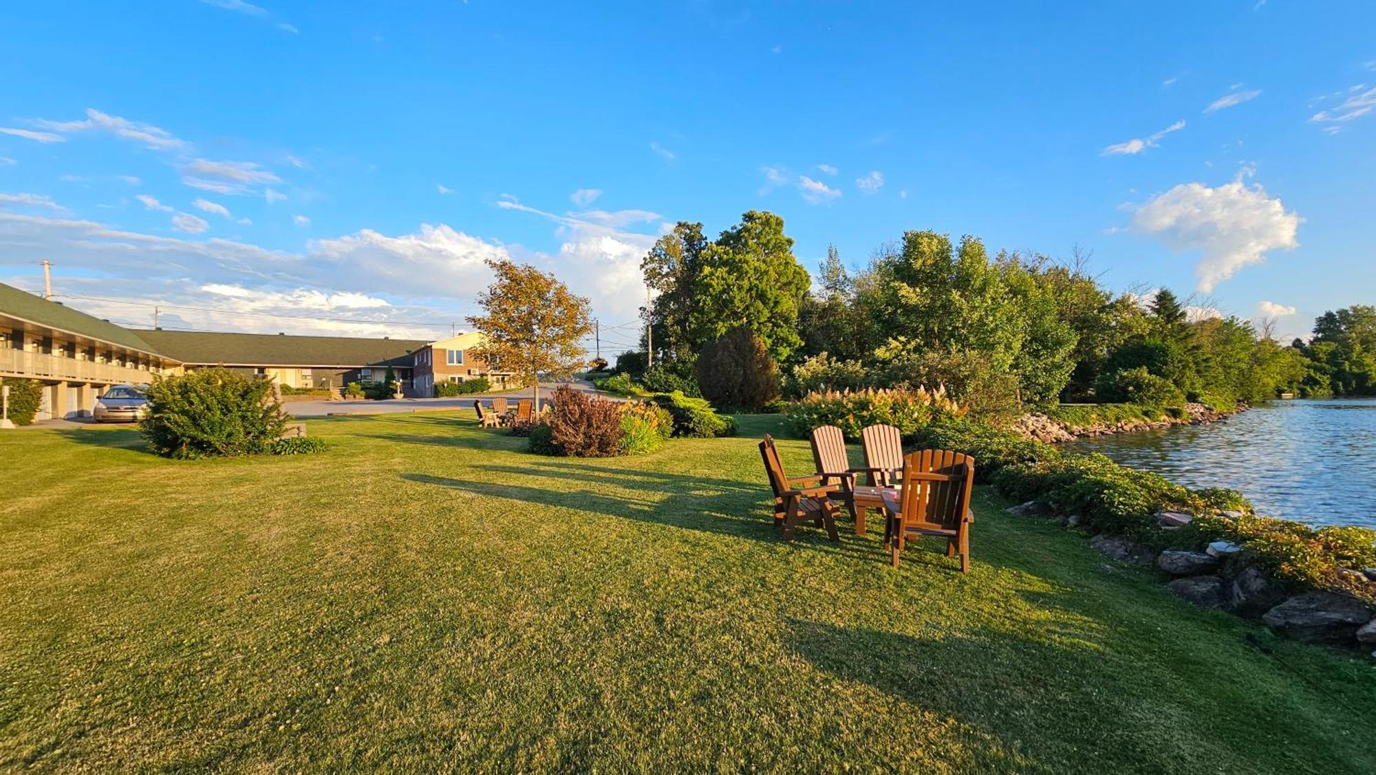 Hotel Oasis Lac St-Louis Salaberry-de-Valleyfield Luaran gambar