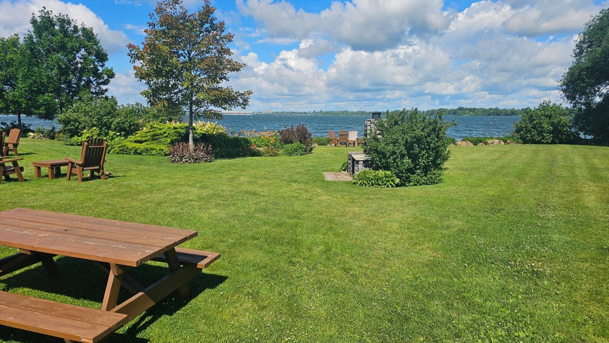 Hotel Oasis Lac St-Louis Salaberry-de-Valleyfield Luaran gambar
